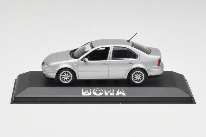Volkswagen Bora Reflex Hopea Minichamps 1:43 81982223S Metalli