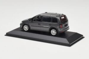 Volkswagen Cross Touran Platinum Harmaa Minichamps 1:43 400056170 Metalli — kuva 3 / 4