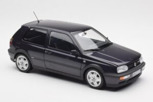 Volkswagen Golf Mk3 VR6 Violetti Metallinen Norev 1:18 188417 Metalli — kuva 7 / 8
