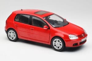 Volkswagen Golf Mk5 4-Door Tornado Punainen Bburago 1:18 GOLF001 Metalli — kuva 6 / 8