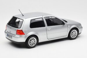 Volkswagen Golf Mk5 GTI Hopea Norev 1:18 188570 Metalli — kuva 3 / 8