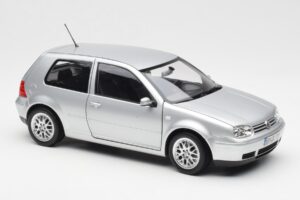 Volkswagen Golf Mk5 GTI Hopea Norev 1:18 188570 Metalli — kuva 6 / 8