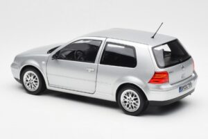 Volkswagen Golf Mk5 GTI Hopea Norev 1:18 188570 Metalli — kuva 7 / 8