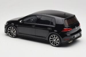 Volkswagen Golf R Mk7 Deep Black Otto 1:18 OT417 Hartsi — kuva 5 / 6