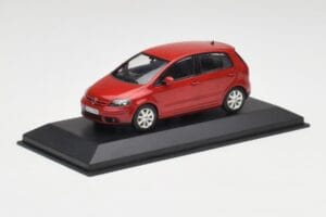 Volkswagen Golf Plus Tornado Punainen Minichamps 1:43 821911110 Metalli — kuva 2 / 4