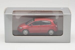 Volkswagen Golf Plus Tornado Punainen Minichamps 1:43 821911110 Metalli — kuva 4 / 4