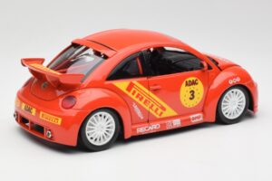 Volkswagen New Beetle Cup Bburago 1:18 3329 Metalli — kuva 3 / 8