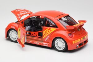 Volkswagen New Beetle Cup Bburago 1:18 3329 Metalli — kuva 5 / 8