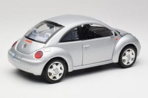 Volkswagen New Beetle Reflex Hopea Metallic Bburago 1:18 3322 Metalli — kuva 3 / 8