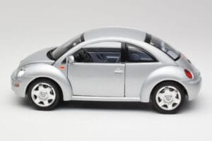 Volkswagen New Beetle Reflex Hopea Metallic Bburago 1:18 3322 Metalli — kuva 4 / 8