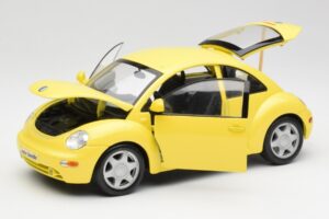 Volkswagen New Beetle Keltainen Maisto 1:18 37800-M4 Metalli — kuva 2 / 8