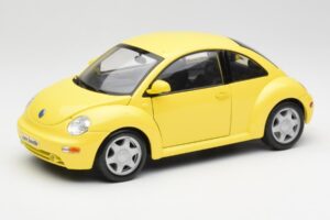 Volkswagen New Beetle Keltainen Maisto 1:18 37800-M4 Metalli