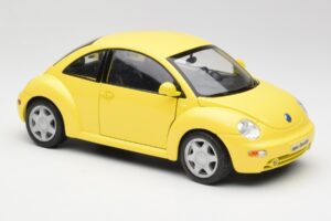 Volkswagen New Beetle Keltainen Maisto 1:18 37800-M4 Metalli — kuva 6 / 8