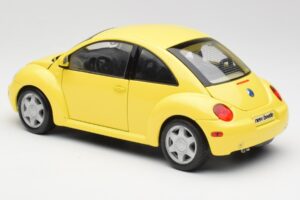 Volkswagen New Beetle Keltainen Maisto 1:18 37800-M4 Metalli — kuva 7 / 8