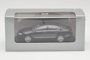 Volkswagen Passat B6 Sedan Shadow Sininen Metallic Minichamps 1:43 PASSAT001 Metalli — kuva 3 / 3