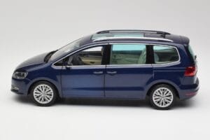 Volkswagen Sharan 7N Shadow Sininen Metallic Minichamps 1:18 110051100 Metalli — kuva 4 / 8