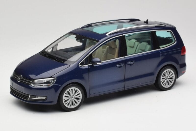 Volkswagen Sharan 7N Shadow Sininen Metallic Minichamps 1:18 110051100 Metalli