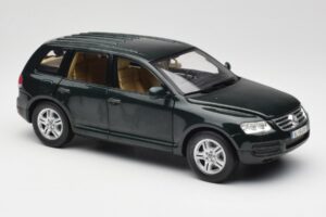 Volkswagen Touareg V10 TDI Canyon Green Bburago 1:18 34911-V1 Metalli — kuva 6 / 8