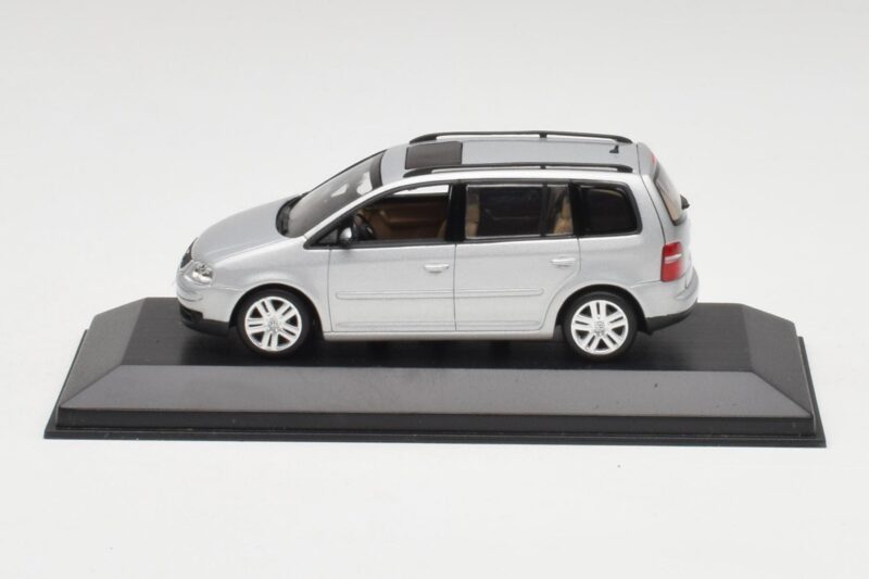 Volkswagen Touran Reflex Hopea Minichamps 1:43 TOURAN001 Metalli