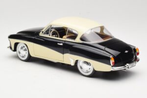Wartburg 311 Coupe Musta & Beige Revell 1:18 8419 Metalli — kuva 7 / 8