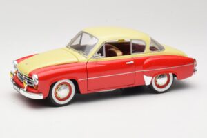 Wartburg 311 Coupe Punainen & Beige Revell 1:18 8418 Metalli