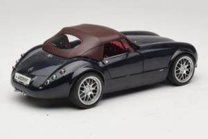 Wiesmann Roadster MF Carbon Black Revell 1:18 WIESMANN001 Metalli — kuva 4 / 9