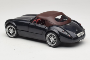 Wiesmann Roadster MF Carbon Black Revell 1:18 WIESMANN001 Metalli — kuva 6 / 9