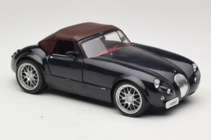Wiesmann Roadster MF Carbon Black Revell 1:18 WIESMANN001 Metalli — kuva 7 / 9