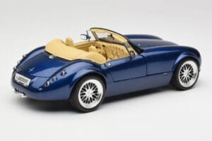 Wiesmann Roadster MF3 Sininen Revell 1:18 08861 Metalli — kuva 3 / 8