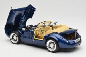 Wiesmann Roadster MF3 Sininen Revell 1:18 08861 Metalli — kuva 5 / 8