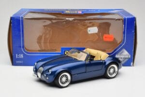 Wiesmann Roadster MF3 Sininen Revell 1:18 08861 Metalli — kuva 8 / 8