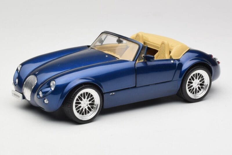 Wiesmann Roadster MF3 Sininen Revell 1:18 08861 Metalli