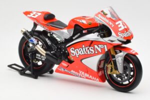 Yamaha YZR-M1 Gauloises Fortuna Yamaha #7 C. Checa MotoGP 2004 Minichamps 1:12 122043007 Metalli — kuva 4 / 6