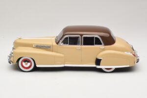 Cadillac Fleetwood Series 60 Special Beige MCG 1:18 MCG18656 Metalli — kuva 3 / 6