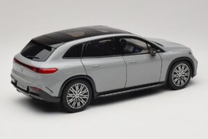 Mercedes EQS SUV X296 Manufaktur Alpine Grey NZG 1:18 B66960591 Metalli — kuva 3 / 8