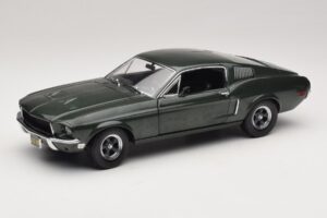 Ford Mustang GT Bullitt Steve McQueen Hahmolla Greenlight 1:18 12885 Metalli