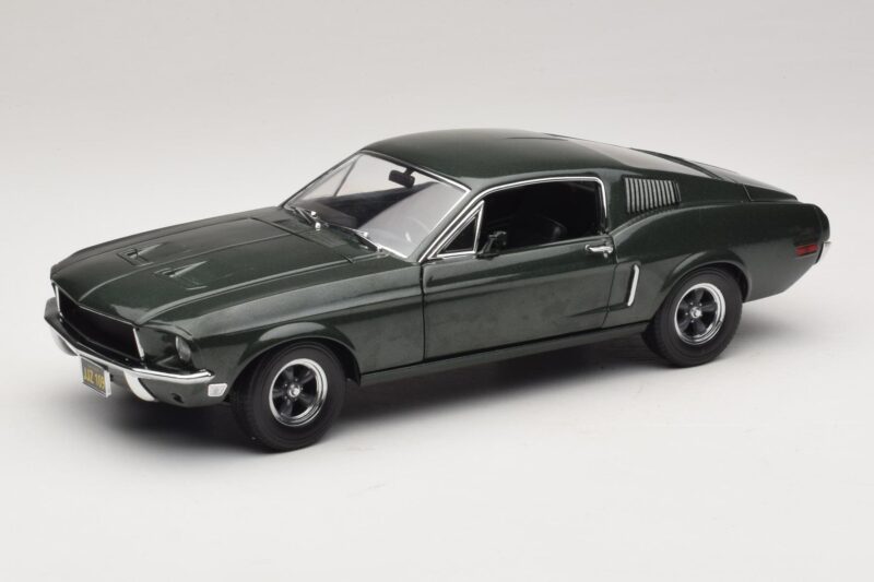 Ford Mustang GT Bullitt Steve McQueen Hahmolla Greenlight 1:18 12885 Metalli
