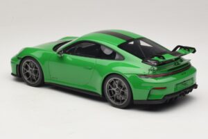Porsche 911 992.2 GT3 Weissach Package Python Green GT Spirit 1:18 GT576 Hartsi — kuva 5 / 6