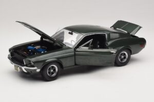Ford Mustang GT Bullitt Steve McQueen Hahmolla Greenlight 1:18 12885 Metalli — kuva 2 / 8