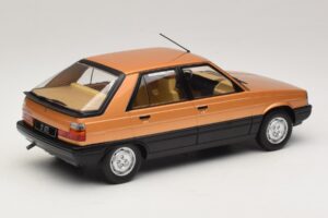 Renault 11 GTL Kulta MCG 1:18 MCG18590 Metalli — kuva 2 / 6