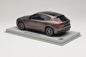 Maserati Grecale Pronssi BBR 1:18 P18220FMAS Hartsi — kuva 5 / 7