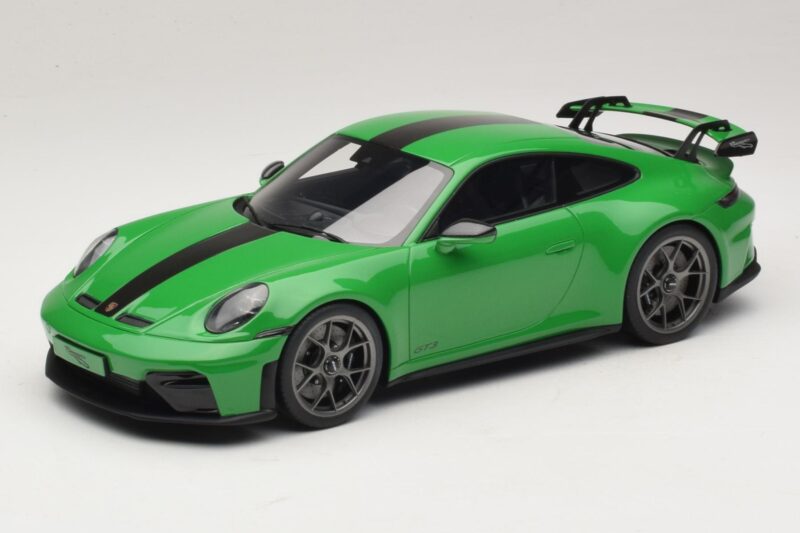 Porsche 911 992.2 GT3 Weissach Package Python Green GT Spirit 1:18 GT576 Hartsi