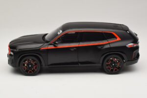 BMW XM G09 Matt Black Minichamps 1:18 110023301 Metalli — kuva 4 / 8