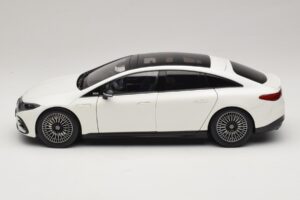 Mercedes EQS V297 Manufaktur Opalite White NZG 1:18 B66961049 Metalli — kuva 4 / 8