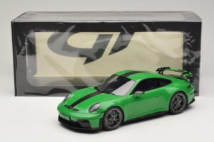 Porsche 911 992.2 GT3 Weissach Package Python Green GT Spirit 1:18 GT576 Hartsi — kuva 6 / 6