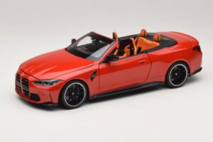 BMW M4 G83 Avoauto Red Metallic Minichamps 1:18 110021030 Metalli
