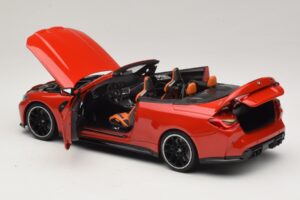 BMW M4 G83 Avoauto Red Metallic Minichamps 1:18 110021030 Metalli — kuva 5 / 8