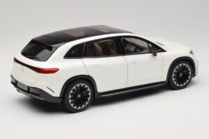 Mercedes EQS SUV X296 Manufaktur Diamond White NZG 1:18 B66960590 Metalli — kuva 3 / 8
