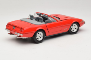Ferrari 365 GTS/4 Spider Punainen Techno Giodi 1:18 40028-P1 Metalli — kuva 3 / 8