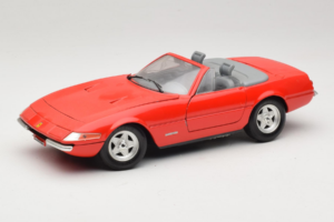 Ferrari 365 GTS/4 Spider Punainen Techno Giodi 1:18 40028-P1 Metalli